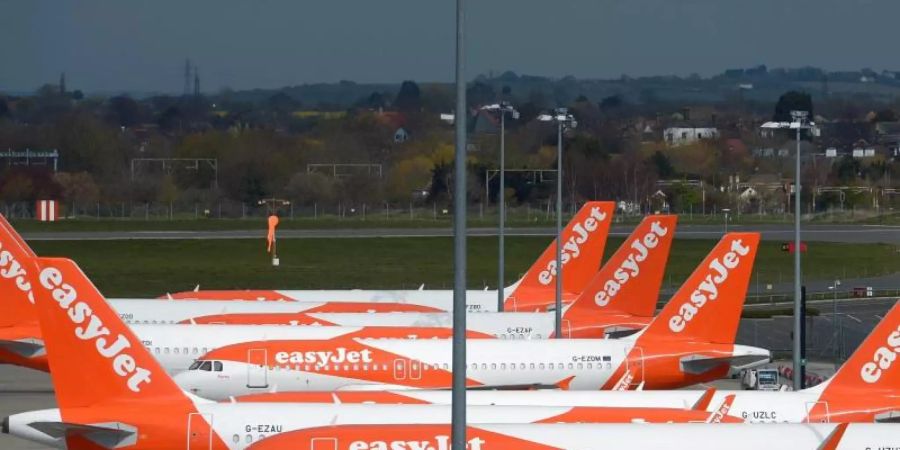 Abgestellte Easyjet-Flugzeuge auf dem Flughafen im englischen Southend-on-Sea. Foto: Nick Ansell/PA Wire/dpa