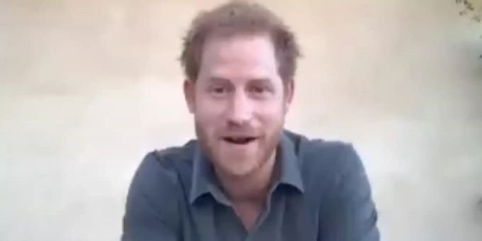 Prinz Harry spricht zu Freiwilligen prinz harry