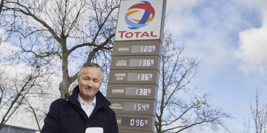 Hannes Ametsreiter, Geschäftsführer von Vodafone Deutschland, will mit der fünften Mobilfunkgeneration 5G nun auch Tankstellen vernetzen. Die erste Kooperation startete der Telekommunikationsanbieter mit dem Energiekonzern Total. Foto: Valèry Kloubert/Vodafone/dpa