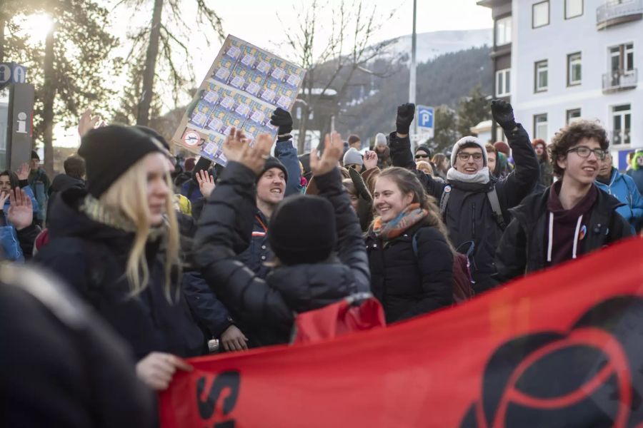 Demonstranten in Davos.