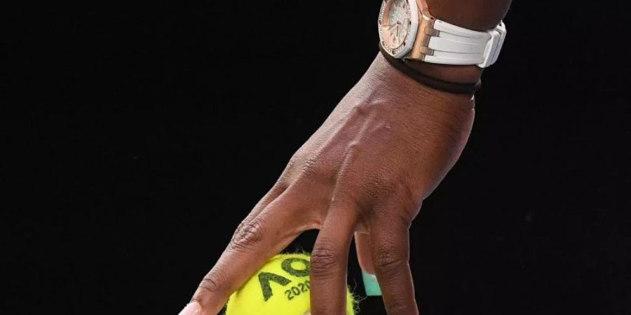 Fällt mit ihren extravaganten Fingernägeln auf: Auf dem Ringfinger (M) trägt Serena Williams einen Koala. Foto: Lukas Coch/AAP/dpa