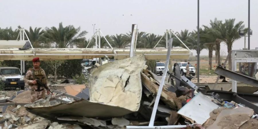 Foto der Zerstörungen am Flughafen von Kerbela