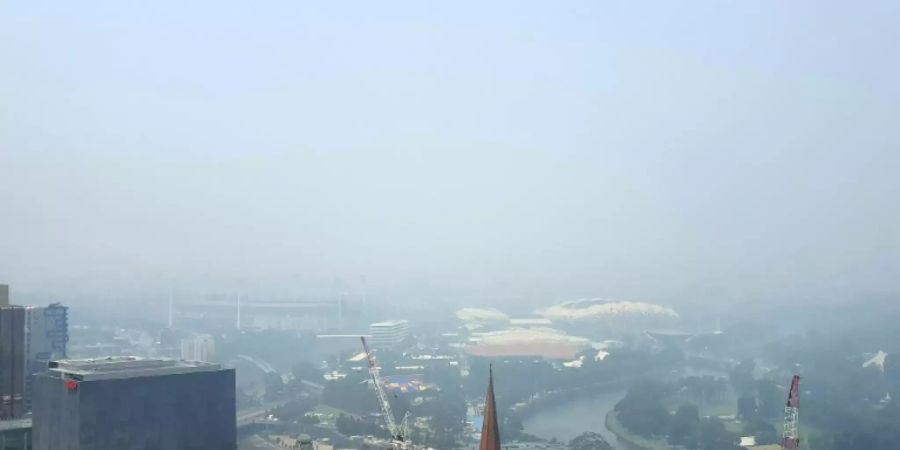 Rauch von den Buschbränden vernebelt Luft von Melbourne