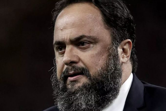 Evangelos Marinakis, Besitzer von Olympiakos Piräus, hat sich mit dem Coronavirus infiziert und muss nun unter Quarantäne.. Marinakis positiv auf Coronavirus