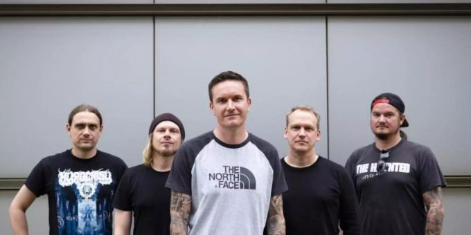 Heaven Shall Burn haben die Nase vorn. Foto: Alexander Prautzsch/dpa-Zentralbild/dpa Heaven Shall Burn haben die Nase vorn. Foto: Alexander Prautzsch/dpa-Zentralbild/dpa