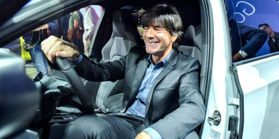 Fährt Jogi Löw wegen den Klima-Kids schon bald mit dem Elektroauto an die DFB-Spiele?