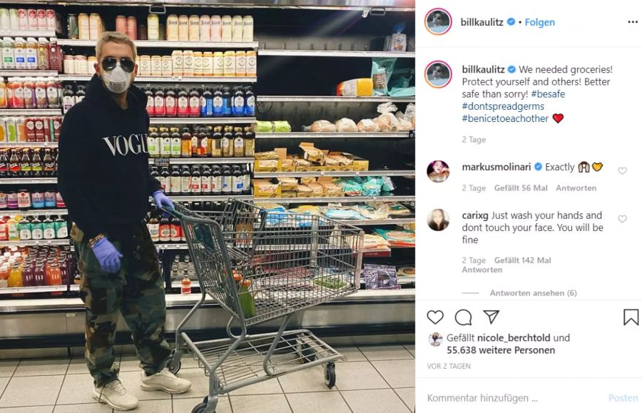 Bill Kaulitz trägt beim Shoppen im Supermarkt einen Mundschutz.