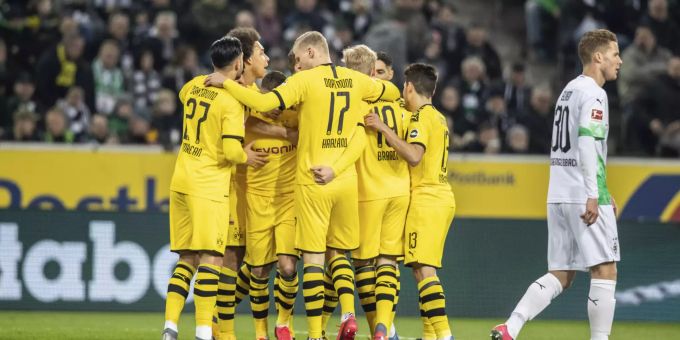 Zakaria verletzt raus - BVB gewinnt Borussen-Duell gegen Gladbach 2:1