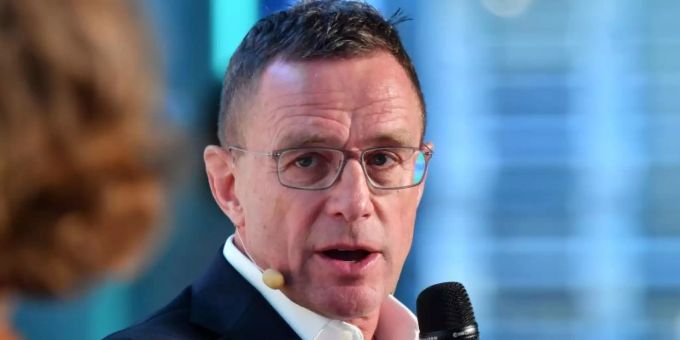 Ralf Rangnick als Sportchef und Trainer zu AC Milan? Der Deutsche dementierte die Gerüchte vorerst. Ralf Rangnick Juventus Turin