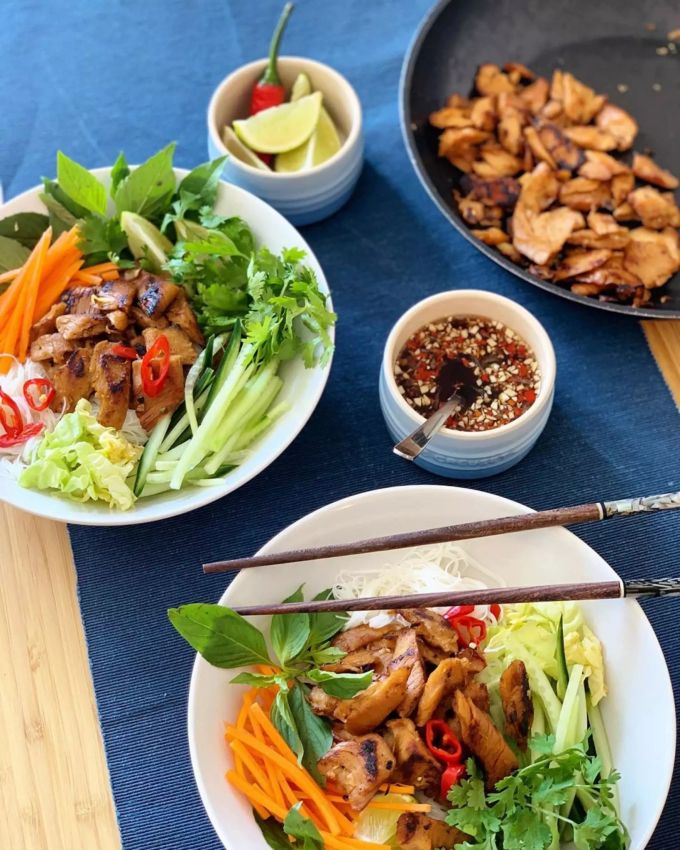 Das Vegan Poulet sieht dem tierischen Vorbild täuschend echt. Vegan Poulet von Planted