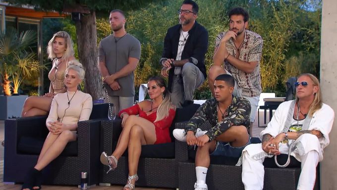«Like Me – I'm Famous»: Die Kandidaten warten auf Melanies Entscheidung. «Like Me – I'm Famous»