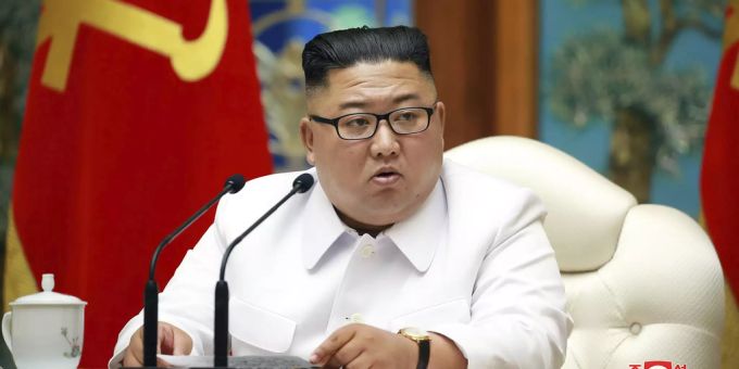Laut Einschätzungen des südkoreanischen Geheimdienstes gibt Kim Jong Un Teile seiner Verantwortung ab. kim jong un