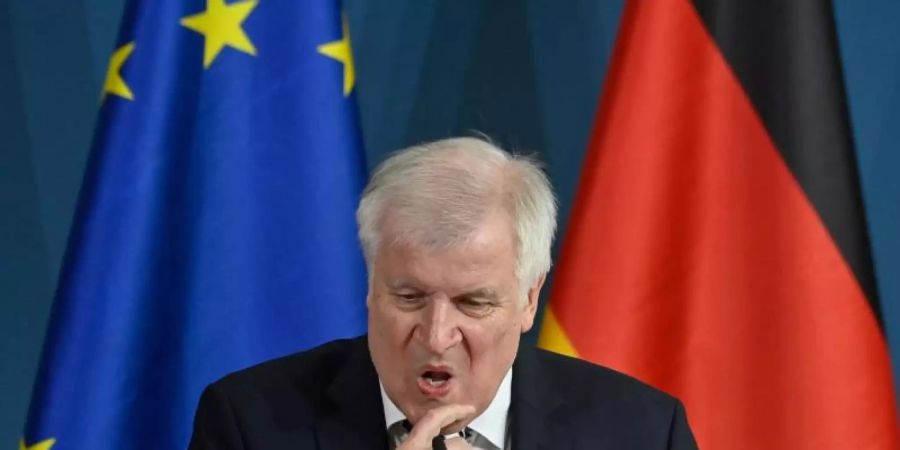 Bundesinnenminister Horst Seehofer plant ein Extra-Treffen der europäischen Innenminister im November. Foto: John Macdougall/AFP/Pool/dpa