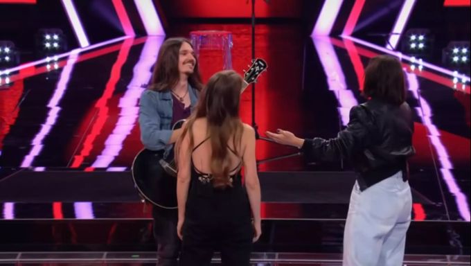 Noah Sam entschied sich für Team Yvonne und Stefanie. The Voice