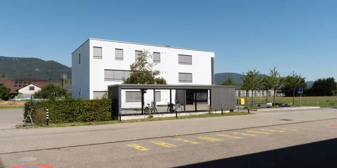 Gemeindeverwaltung und Poststelle in Härkingen liegen gegenüber dem Feuerwehrmagazin - Härkingen Gemeindeverwaltung und Poststelle in Härkingen liegen gegenüber dem Feuerwehrmagazin - Härkingen