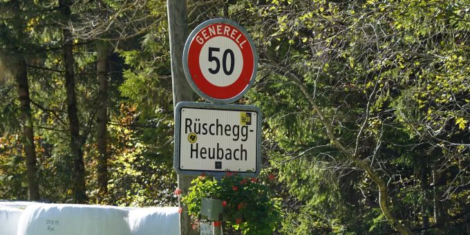 Ortsschild in Rüschegg. Ortsschild in Rüschegg.