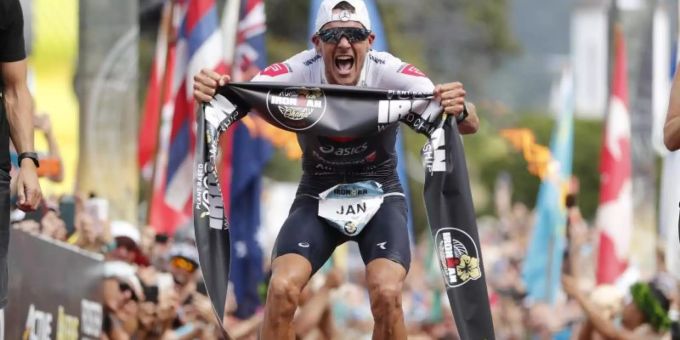 Gewann zum dirtten Mal auf Hawaii: Jan Frodeno. Foto: Marco Garcia/AP/dpa Gewann zum dirtten Mal auf Hawaii: Jan Frodeno. Foto: Marco Garcia/AP/dpa