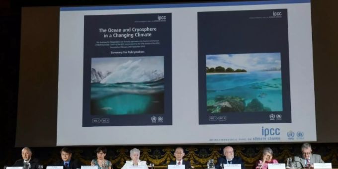 IPCC-Wissenschaftler bei Vorstellung des Berichts IPCC-Wissenschaftler bei Vorstellung des Berichts