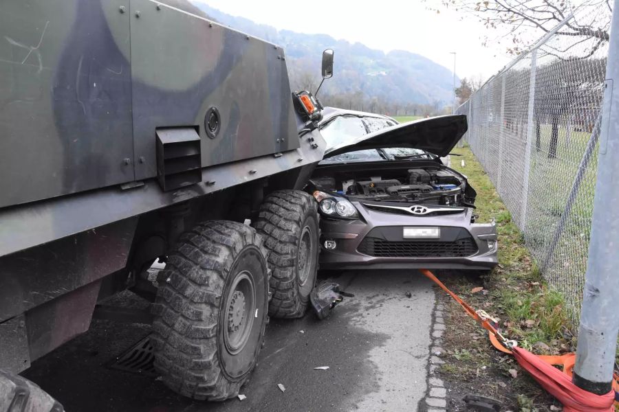 unfall mels panzer auto