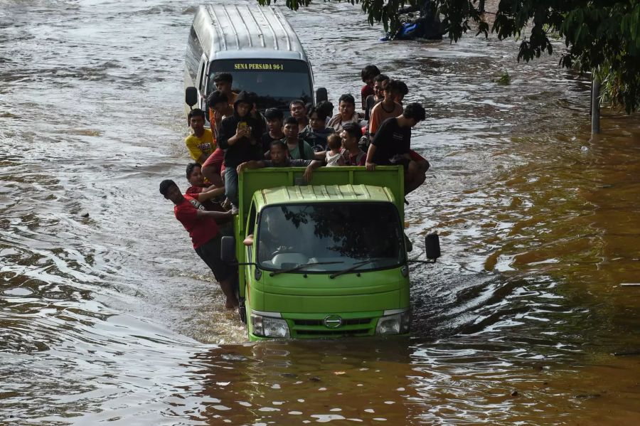 überschwemmung indonesien