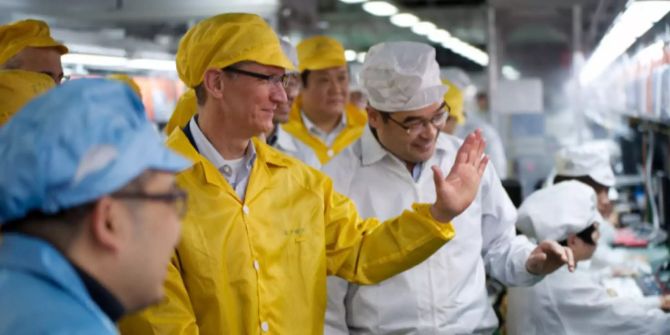 Tim Cook China Apple