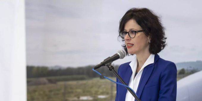 Christelle Luisier, Gemeinderätin von Payerne, bei der Eröffnung des Business-Terminals des Flughafens Payerne im März 2019. fdp.die liberalen