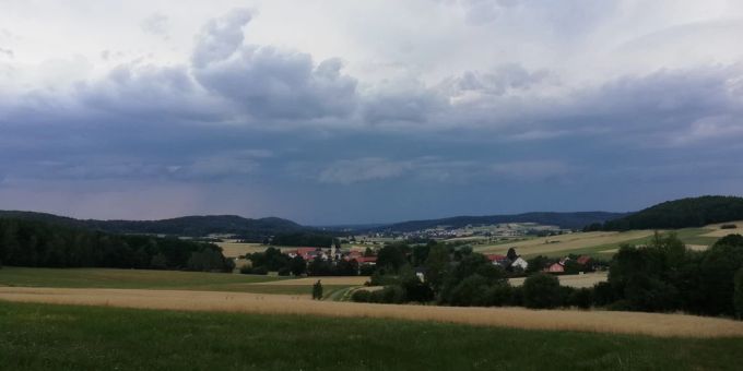 Storen einziehen - Heute gibt’s bis 37 Grad – am Abend Gewitter