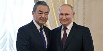 Wang Yi Vladimir Putin