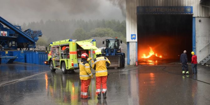 Brand in Sortierhalle