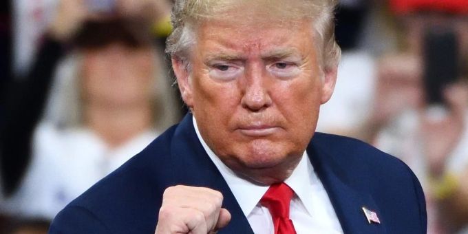 Donald Trump war von 2017 bis 2021 US-Präsident. Jetzt will er es nochmals wissen und gab offiziell seine Kandidatur bekannt. donald trump