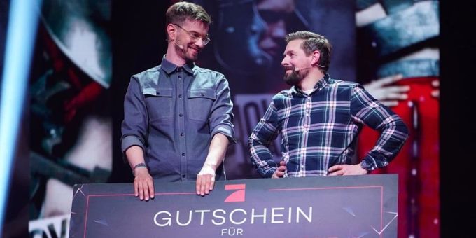 Joko Winterscheidt (l.) und Klaas Heufer-Umlauf haben ihre Instagram-Accounts verschenkt. joko und klaas gegen prosieben