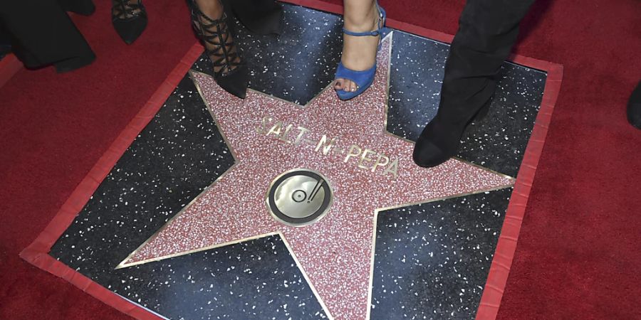 DJ Spinderella und die Rapperinnen Cheryl James (Salt) and Sandra Denton (Pepa) sind auf dem «Walk of fame» verewigt worden.