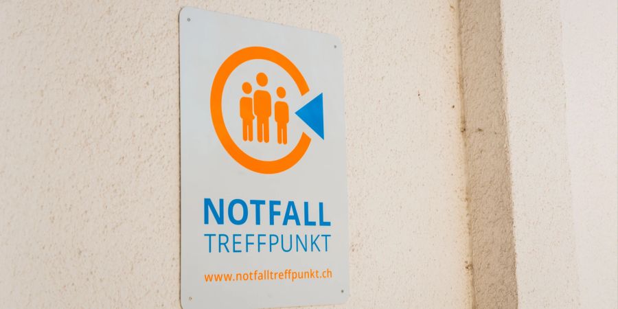 Signalisationstafel der Notfall-Treffpunkte Schweizer Gemeinden. (Symbolbild)