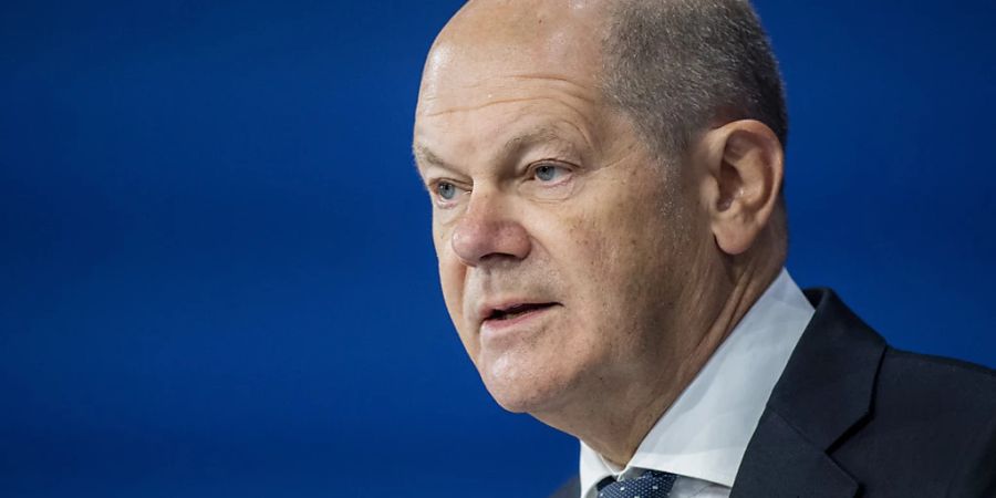 Diplomatie nicht unter allen Umständen: Der deutsche Kanzler Scholz betont, bei künftigen Gesprächen über ein Kriegsende müsse die Souveränität der Ukraine gewahrt bleiben. Foto: Christophe Gateau/dpa