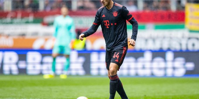 Bleibt beim FC Bayern: Josip Stanisic. Bleibt beim FC Bayern: Josip Stanisic.