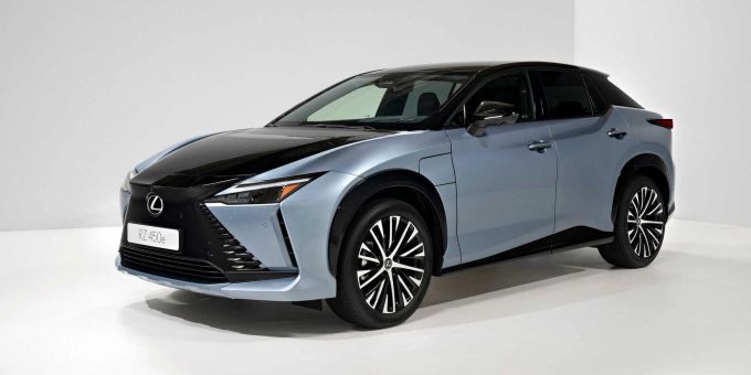 Der Lexus RZ 450e ist der erste Lexus auf einer rein elektrischen Plattform Lexus RZ 450e