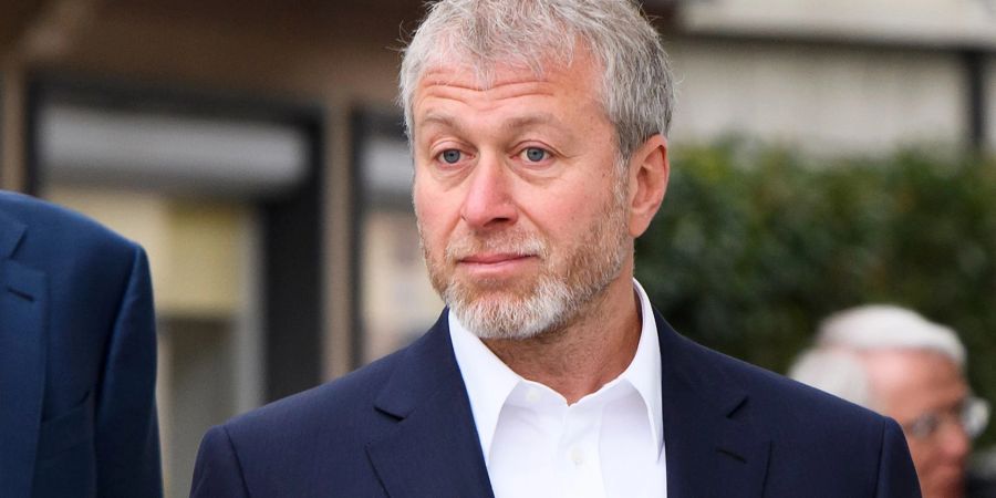 Roman Abramowitsch und die britische Regierung sollen sich auf die Bedingungen für einen Chelsea-Verkauf geeinigt haben.
