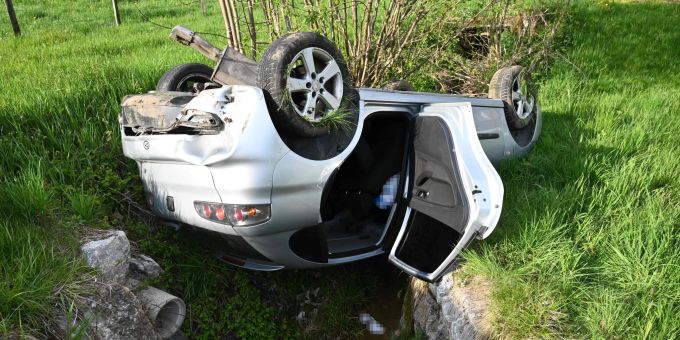 Ebnat-Kappel: Mit Auto verunfallt – Zeugenaufruf Ebnat-Kappel: Mit Auto verunfallt – Zeugenaufruf