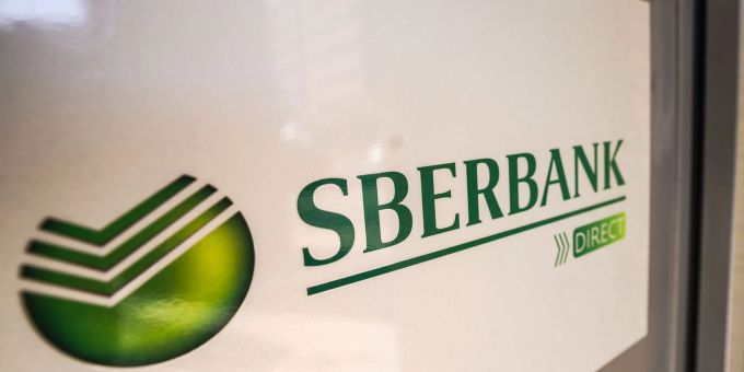 Die Sberbank steht mehrheitlich im Eigentum des russischen Staates. Die Sberbank steht mehrheitlich im Eigentum des russischen Staates.