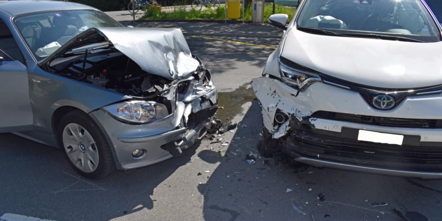 Luzern: Zwei Personen bei Kollision leicht verletzt