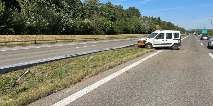 Der Lieferwagenfahrer blieb unverletzt.