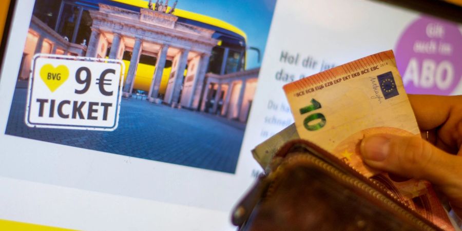 Seit Samstag können die 9-Euro-Tickets in Berlin gekauft werden.