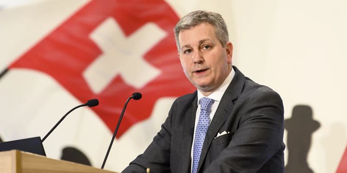 Druck auf FDP & Mitte - SVP-Präsident Chiesa fordert günstigeres Benzin