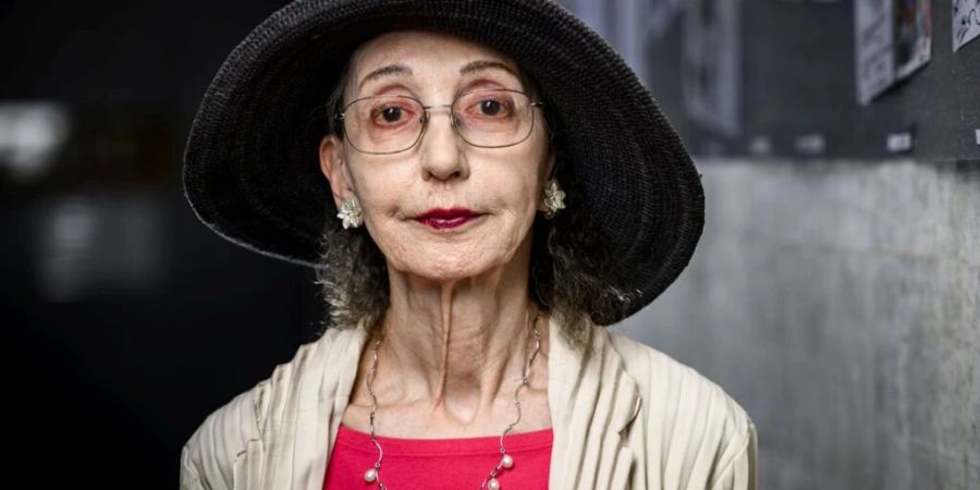 Joyce Carol Oates am International Fantastic Film Festival (NIFFF) in Neuenburg: Die amerikanische Autorin, eine der wichtigsten Stimmen der Gegenwartsliteratur, ist Ehrengast am Festival. Dem Publikum erklärte sie, welche Bedeutung das Fantastische für sie in Film und Literatur hat.