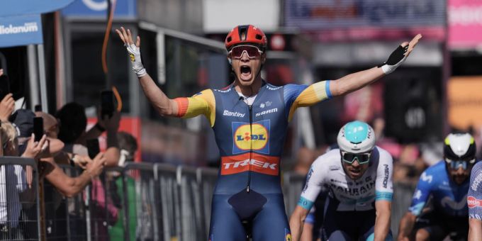 Jonathan Milan setzt sich auf der vierten Giro-Etappe im Sprint durch. Jonathan Milan Giro d'Italia