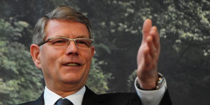 Albert Baehny tritt bei Lonza als Präsident ab. Albert Baehny