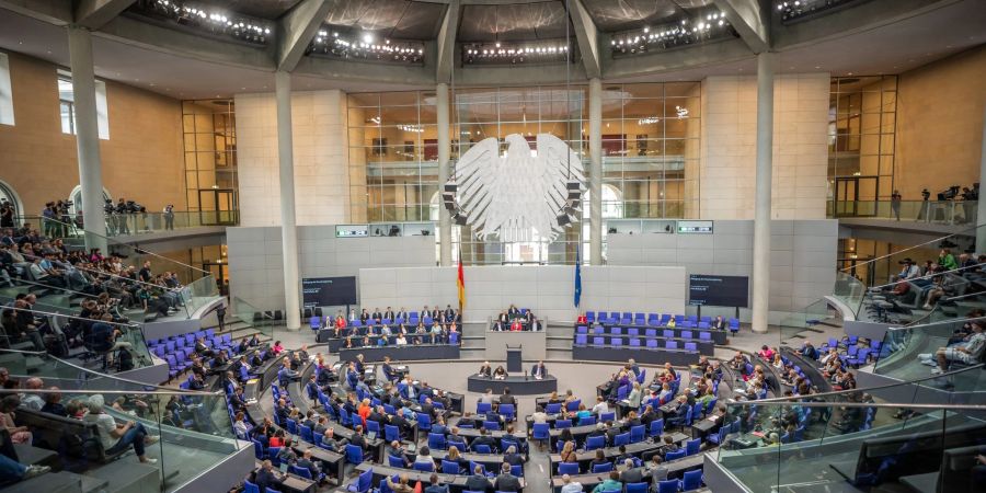 Der Bundestag hat die Einsetzung eines Untersuchungsausschusses zur Aufarbeitung der Entscheidungen rund um den deutschen Atomausstieg abgesegnet.