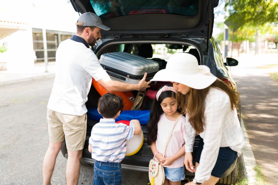 Familie, Koffer, Auto