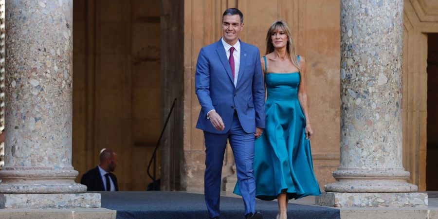 Pedro Sanchez (l.) und seine Ehefrau Begoña Gómez.