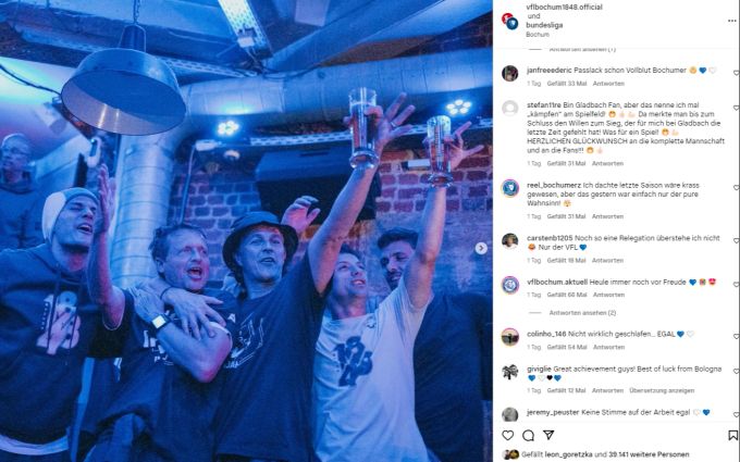 Der VfL Bochum feiert den Ligaerhalt. VfL Bochum